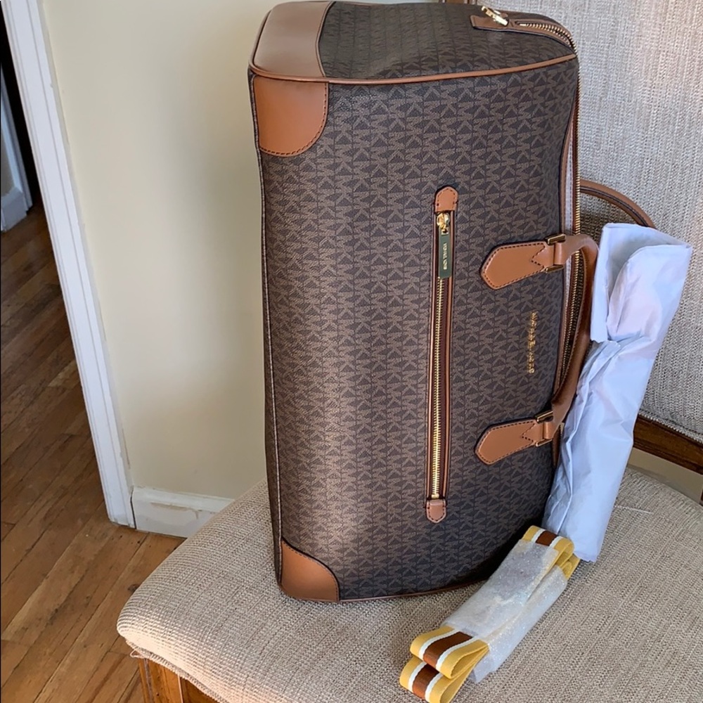 Michael Kors Travel Brown Duffle - Picture 5 of 7